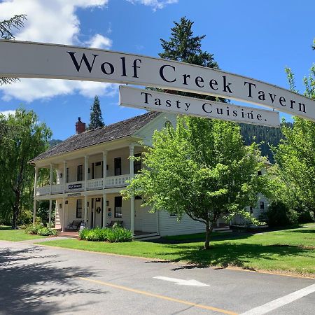 Wolf Creek Inn & Tavern Exterior foto